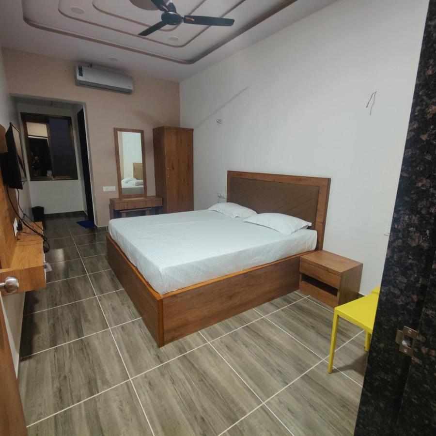 Hotel Nilkanth Navsari Luaran gambar