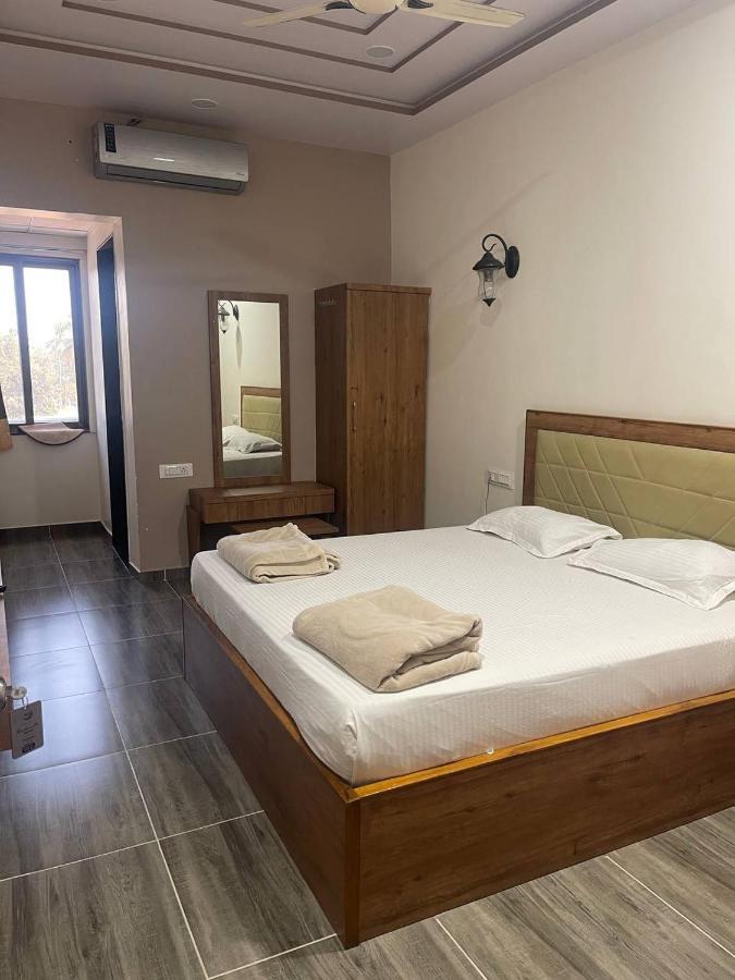 Hotel Nilkanth Navsari Luaran gambar