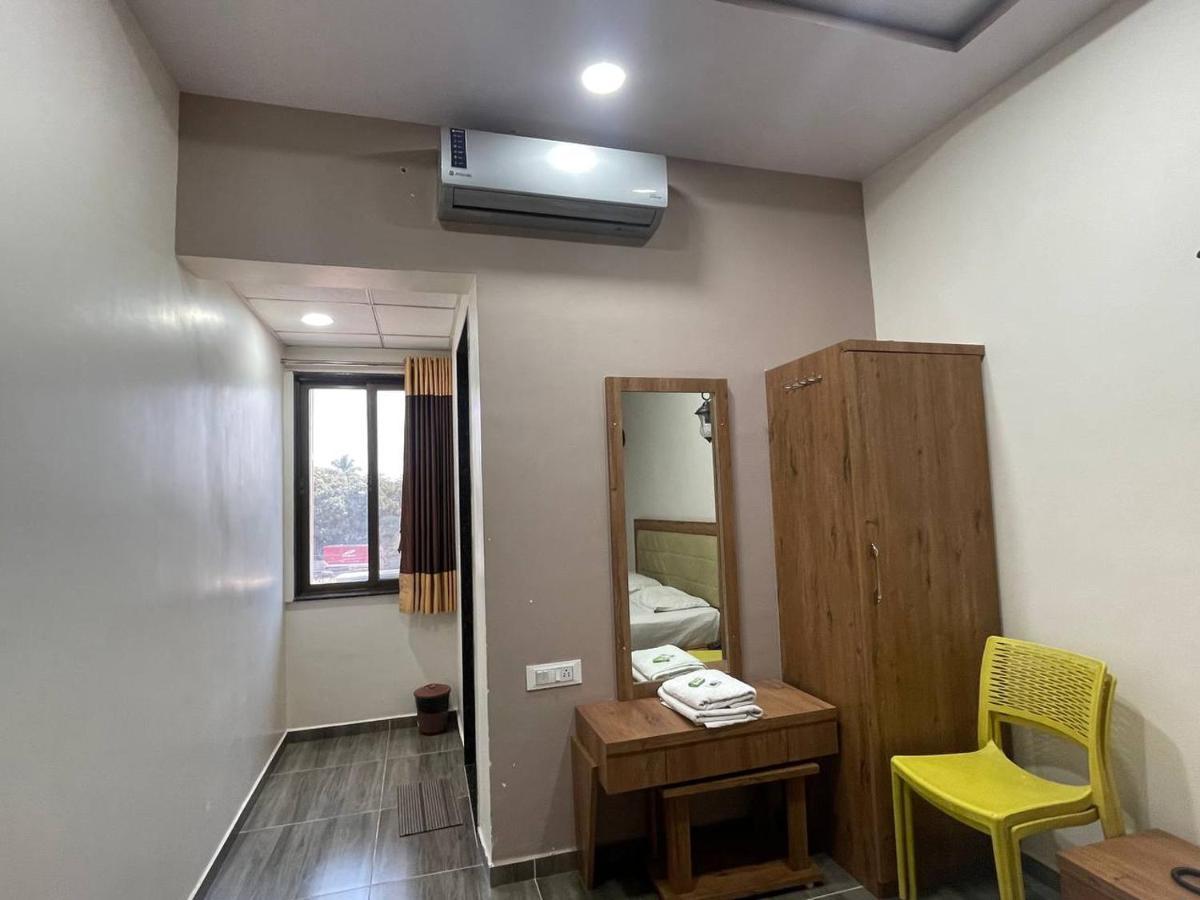 Hotel Nilkanth Navsari Luaran gambar