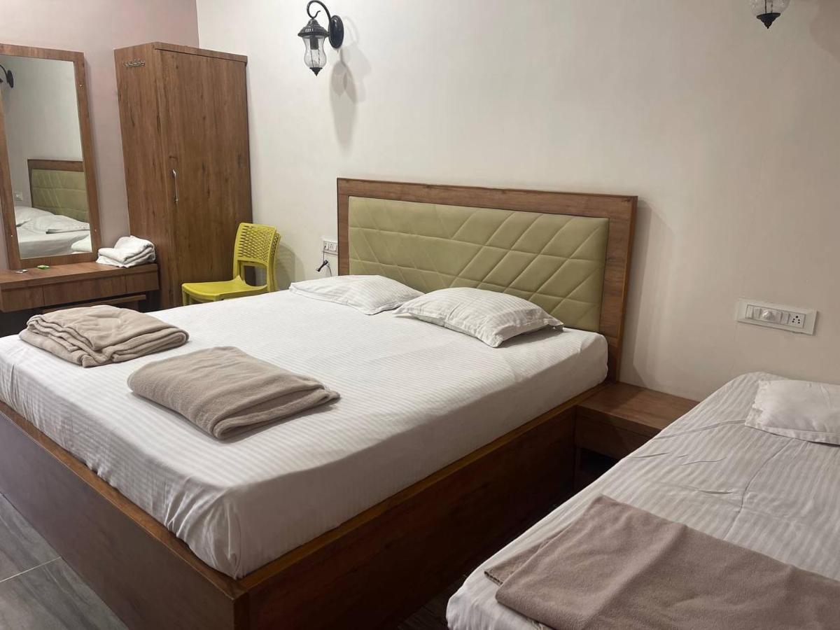 Hotel Nilkanth Navsari Luaran gambar