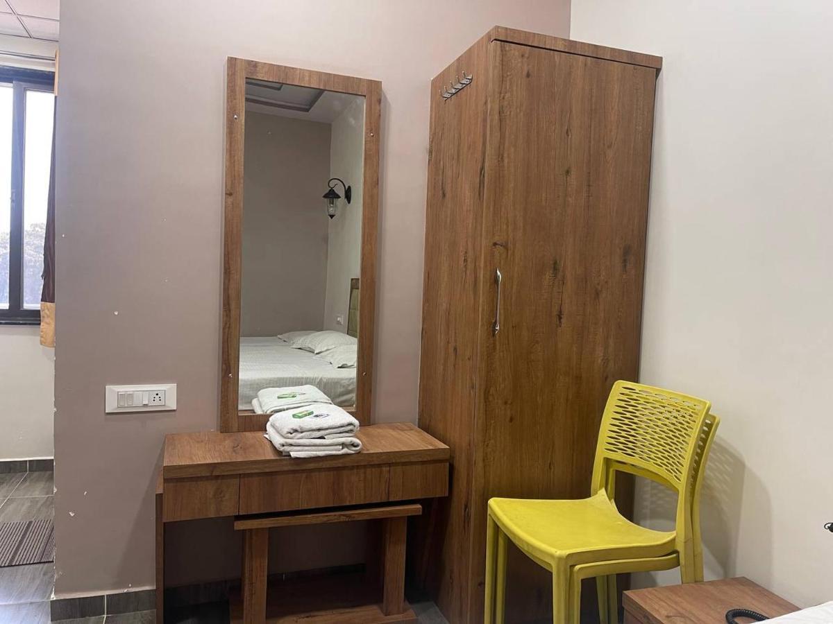 Hotel Nilkanth Navsari Luaran gambar