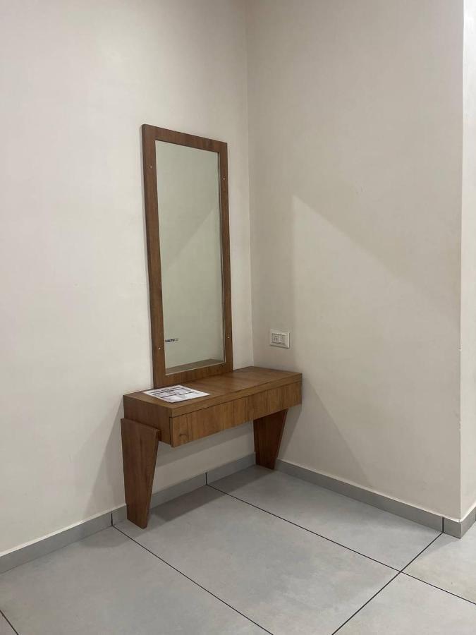 Hotel Nilkanth Navsari Luaran gambar