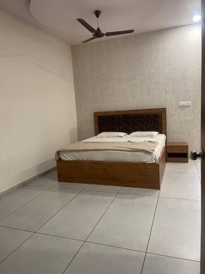 Hotel Nilkanth Navsari Luaran gambar
