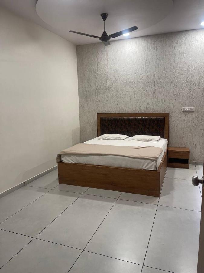Hotel Nilkanth Navsari Luaran gambar