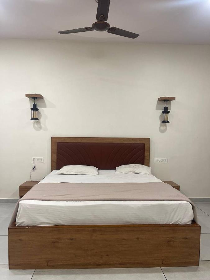 Hotel Nilkanth Navsari Luaran gambar