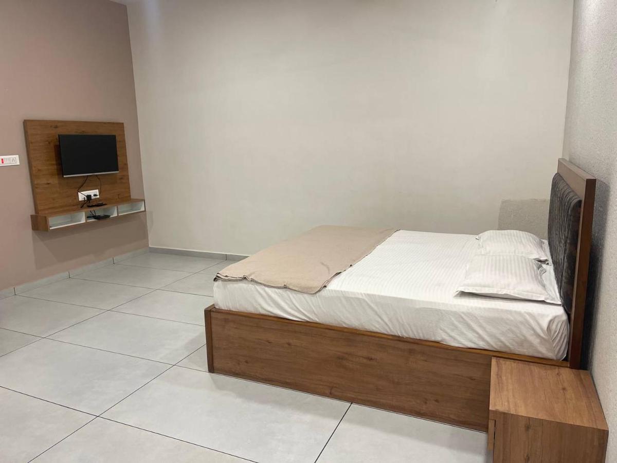 Hotel Nilkanth Navsari Luaran gambar